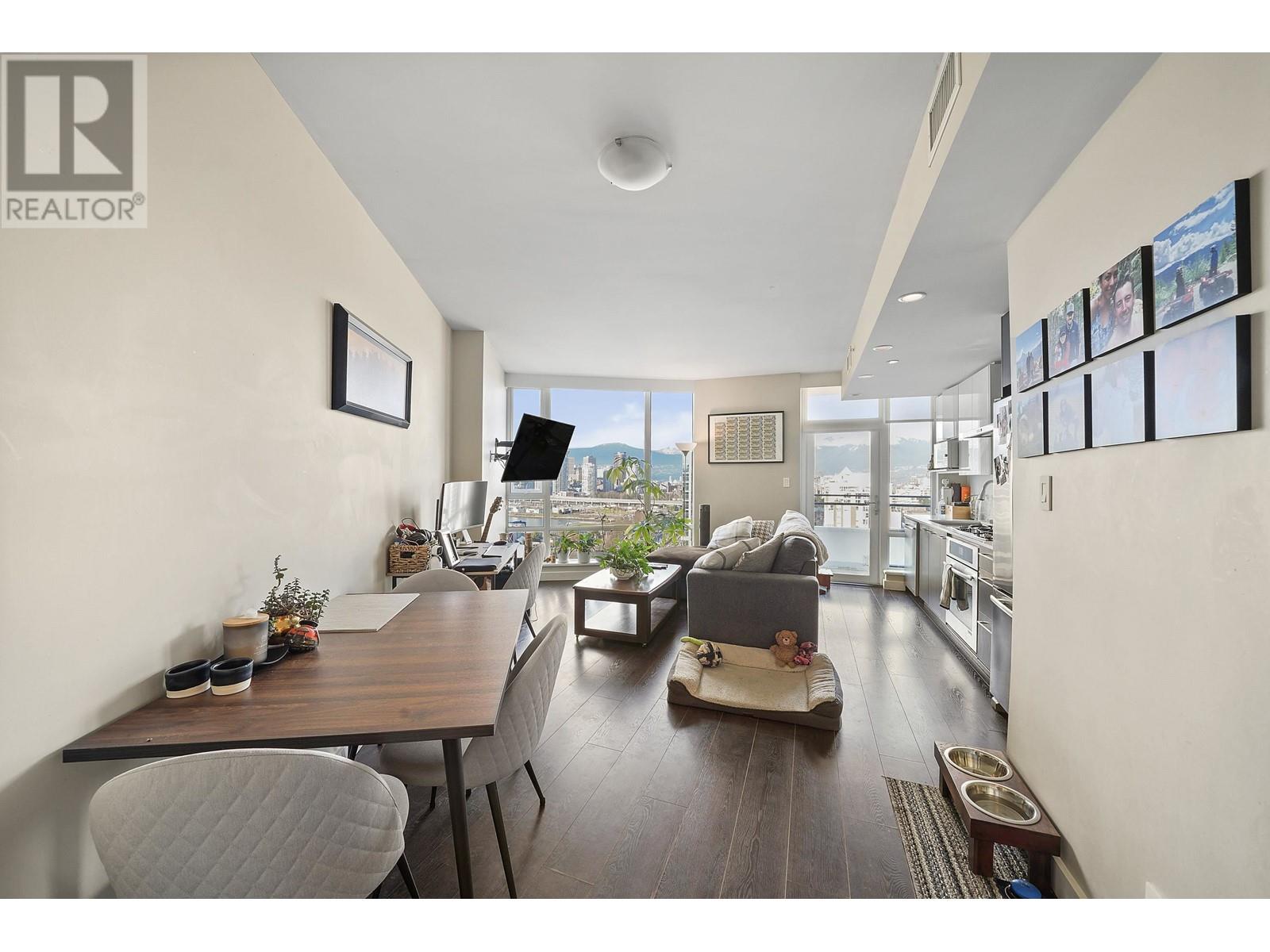 Listing Picture 8 of 28 : 1915 1618 QUEBEC STREET, Vancouver / 溫哥華 - 魯藝地產 Yvonne Lu Group - MLS Medallion Club Member