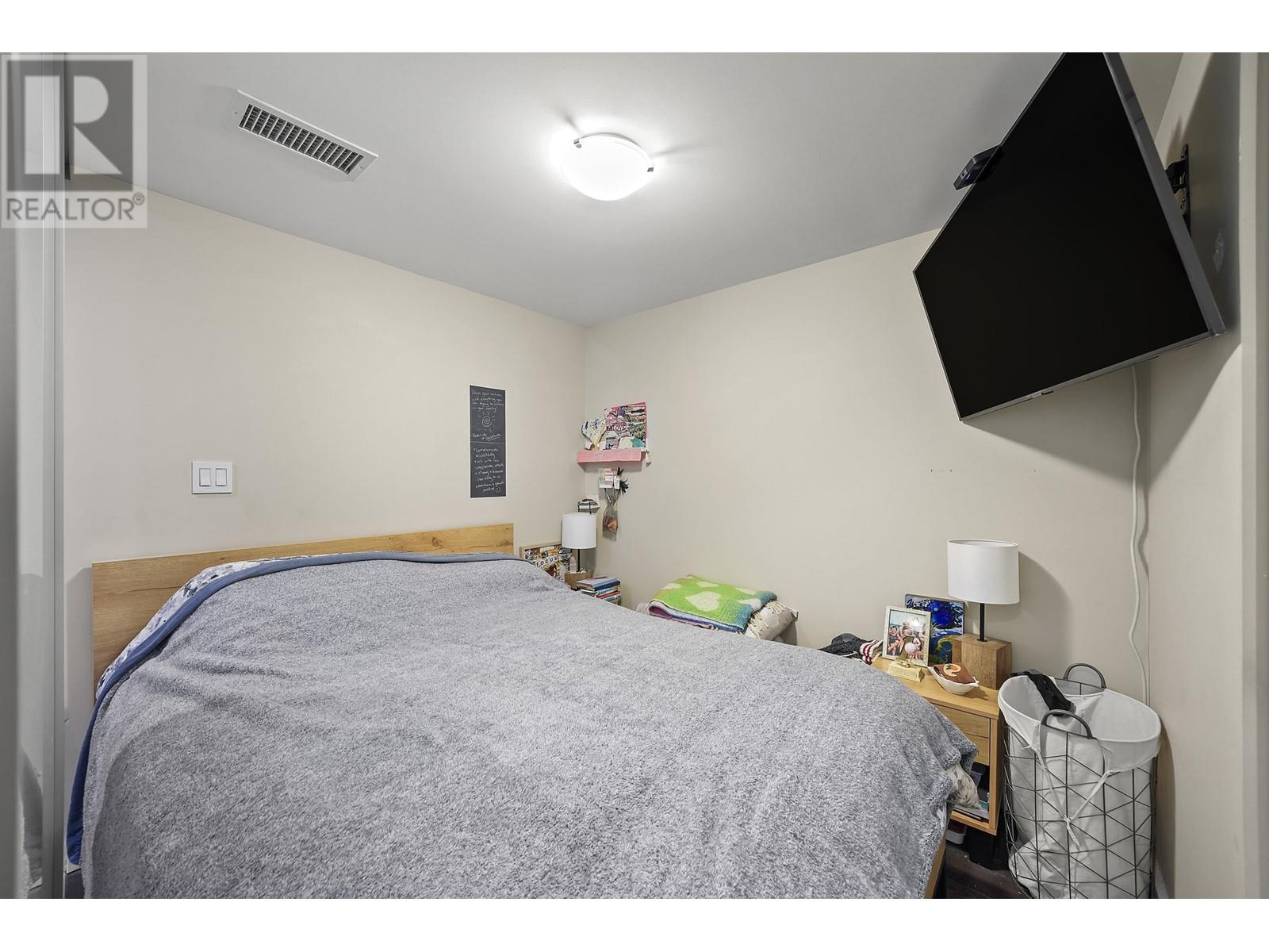 Listing Picture 13 of 28 : 1915 1618 QUEBEC STREET, Vancouver / 溫哥華 - 魯藝地產 Yvonne Lu Group - MLS Medallion Club Member