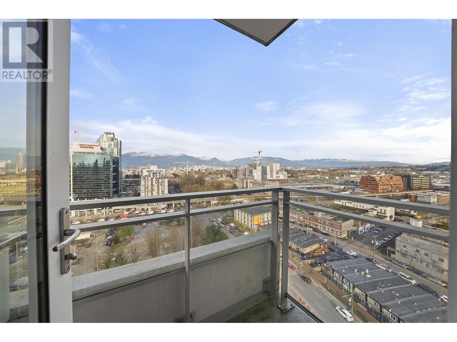 Listing Picture 15 of 28 : 1915 1618 QUEBEC STREET, Vancouver / 溫哥華 - 魯藝地產 Yvonne Lu Group - MLS Medallion Club Member