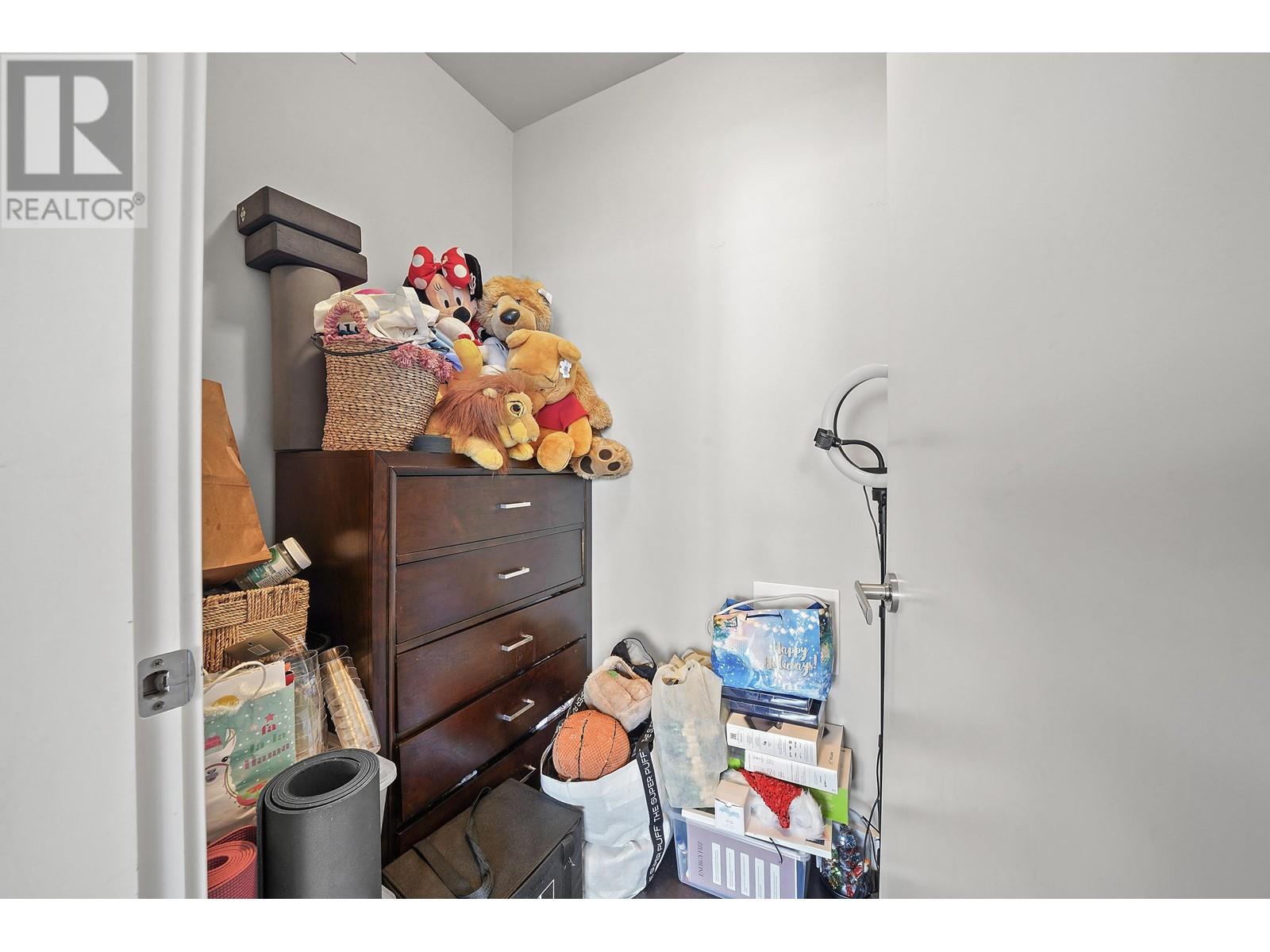 Listing Picture 10 of 28 : 1915 1618 QUEBEC STREET, Vancouver / 溫哥華 - 魯藝地產 Yvonne Lu Group - MLS Medallion Club Member