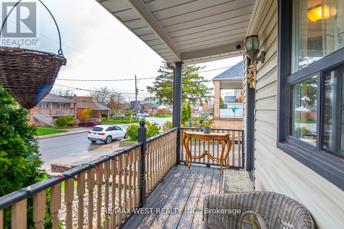 Property at 32 HOLMESDALE ROAD image 3