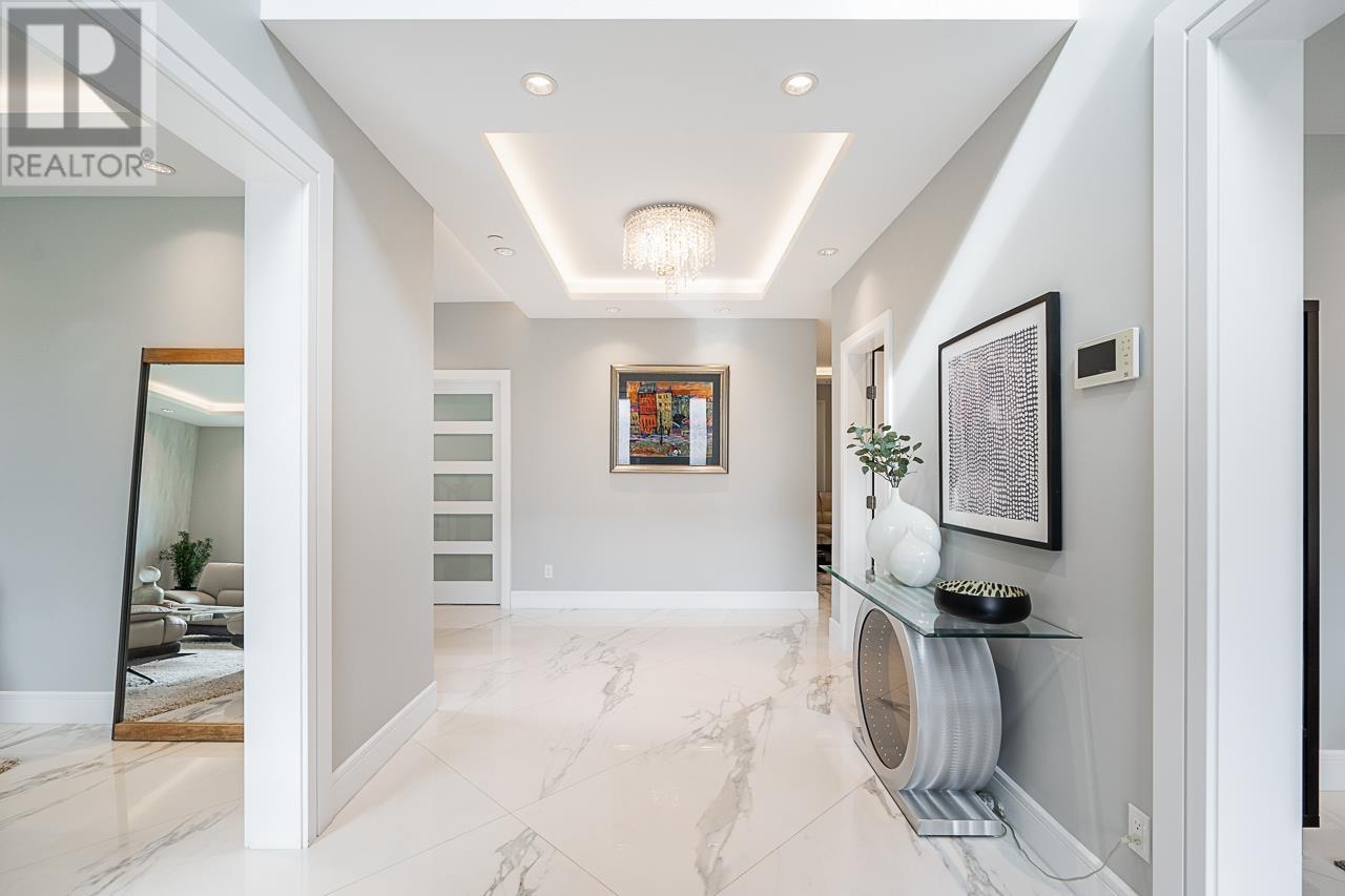 Property at 823 W 52ND AVENUE image 4