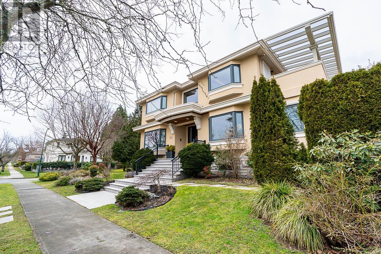 Property at 823 W 52ND AVENUE image 2