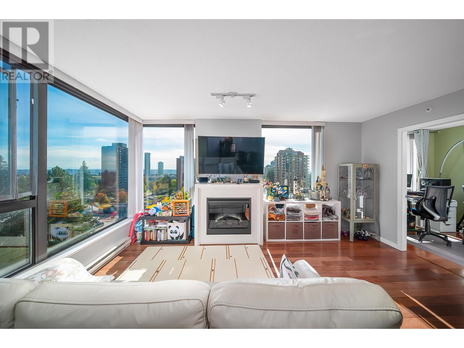 Listing Picture 3 of 40 : 906 7063 HALL AVE, Burnaby / 本拿比 - 魯藝地產 Yvonne Lu Group - MLS Medallion Club Member