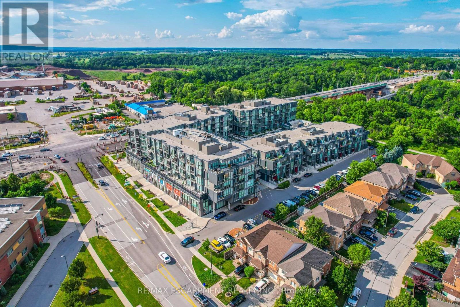 Property at 527 - 5230 DUNDAS STREET image 2