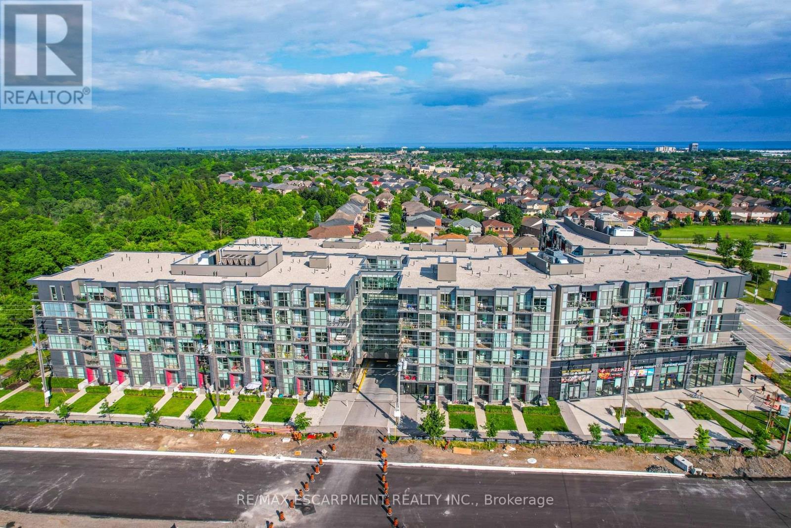 Property at 527 - 5230 DUNDAS STREET image 5