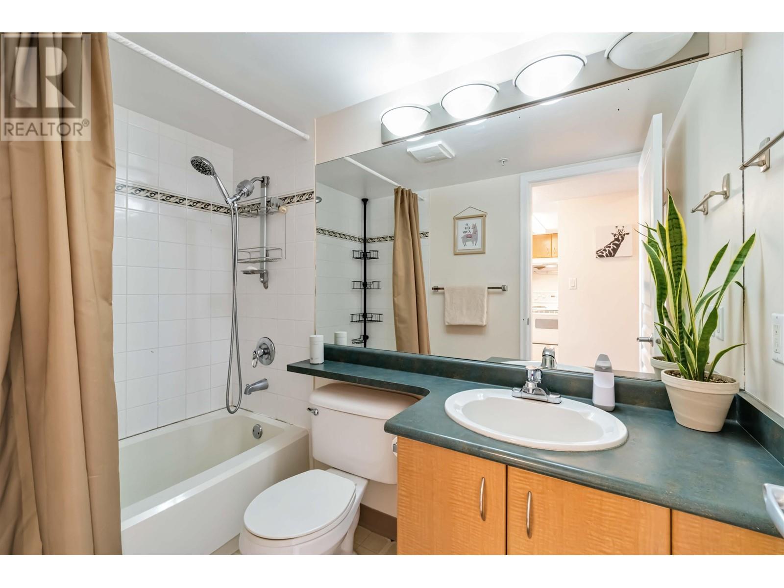 Listing Picture 15 of 27 : 1903 5288 MELBOURNE STREET, Vancouver / 溫哥華 - 魯藝地產 Yvonne Lu Group - MLS Medallion Club Member