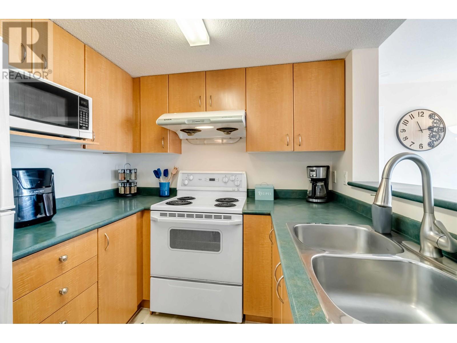 Listing Picture 7 of 27 : 1903 5288 MELBOURNE STREET, Vancouver / 溫哥華 - 魯藝地產 Yvonne Lu Group - MLS Medallion Club Member