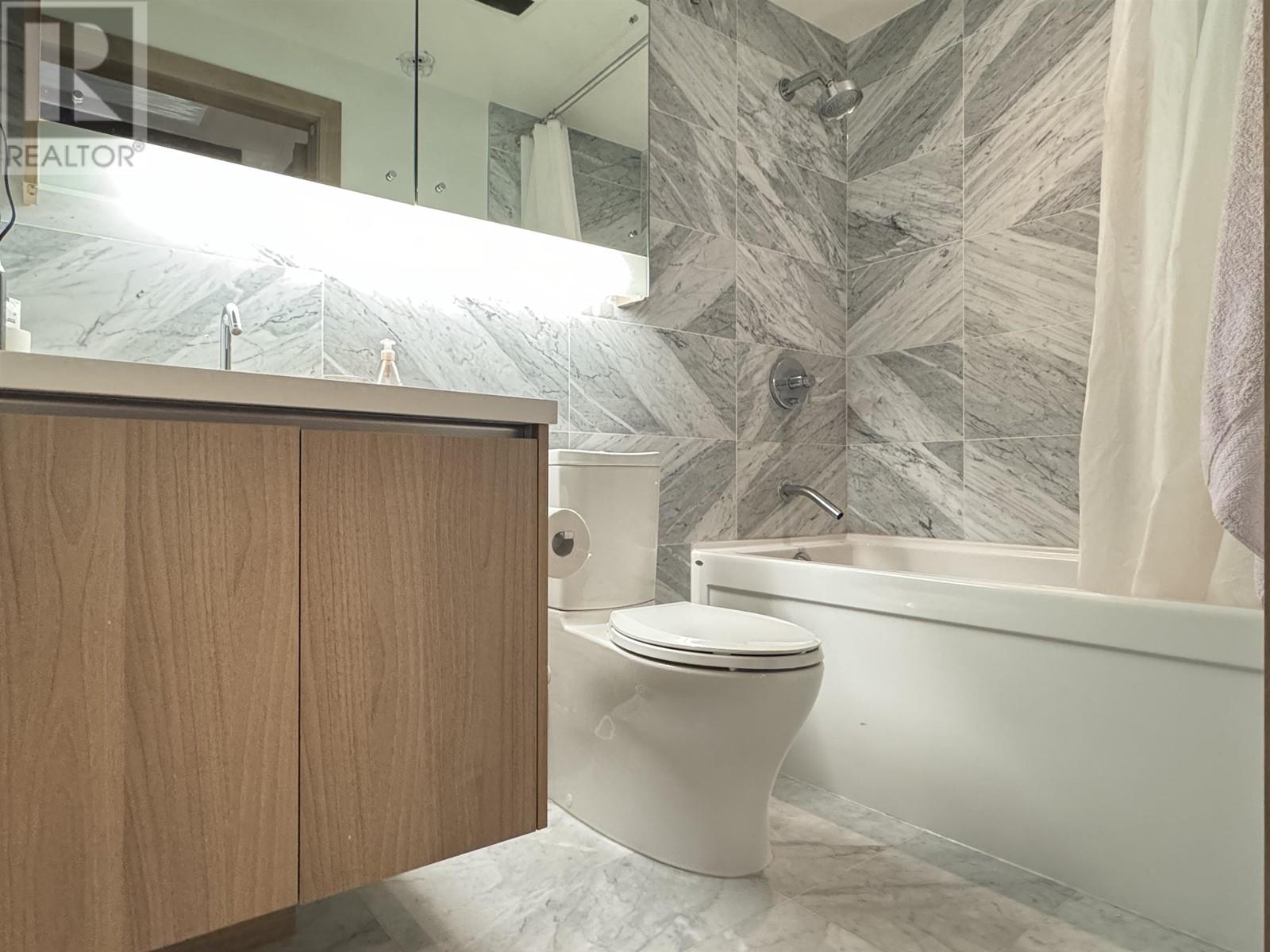 Listing Picture 5 of 20 : 1755 38 SMITHE STREET, Vancouver / 溫哥華 - 魯藝地產 Yvonne Lu Group - MLS Medallion Club Member