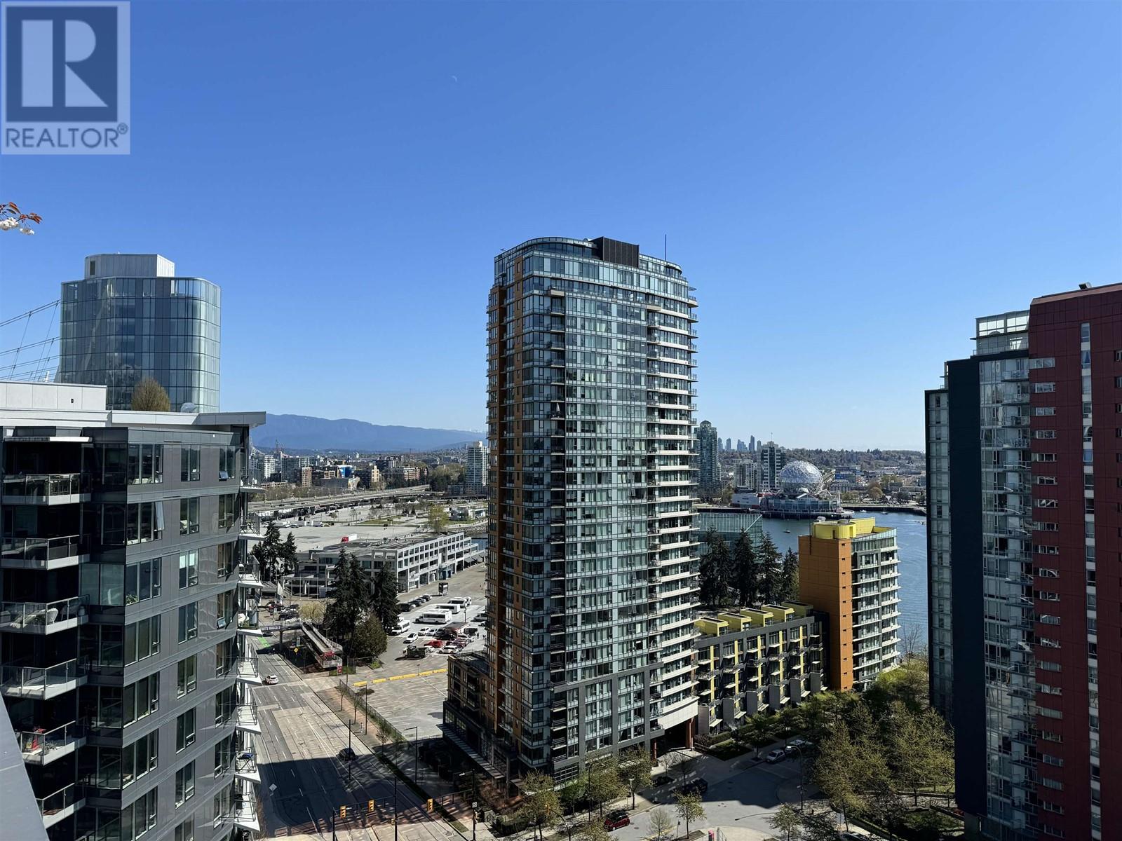 Listing Picture 17 of 20 : 1755 38 SMITHE STREET, Vancouver / 溫哥華 - 魯藝地產 Yvonne Lu Group - MLS Medallion Club Member