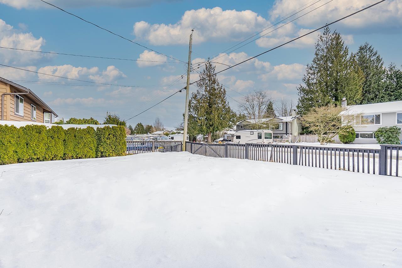 Property at 26953 28A AVENUE image 3