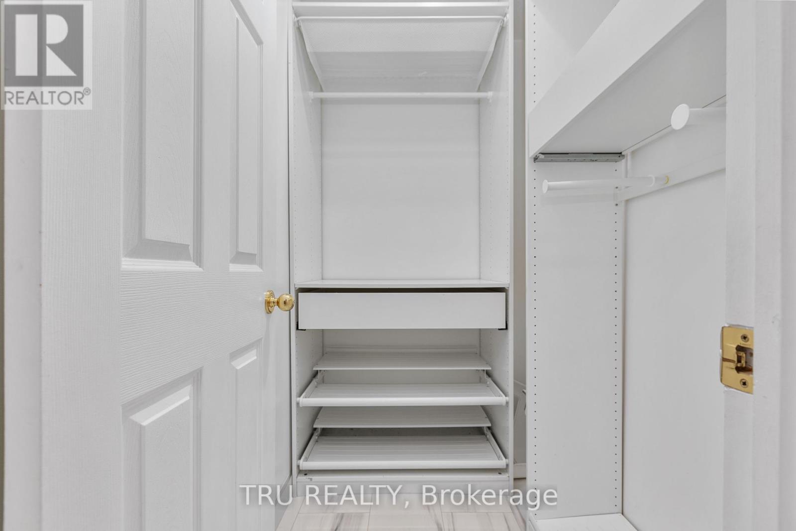 Property at 28 BOREALIS CRESCENT image 2