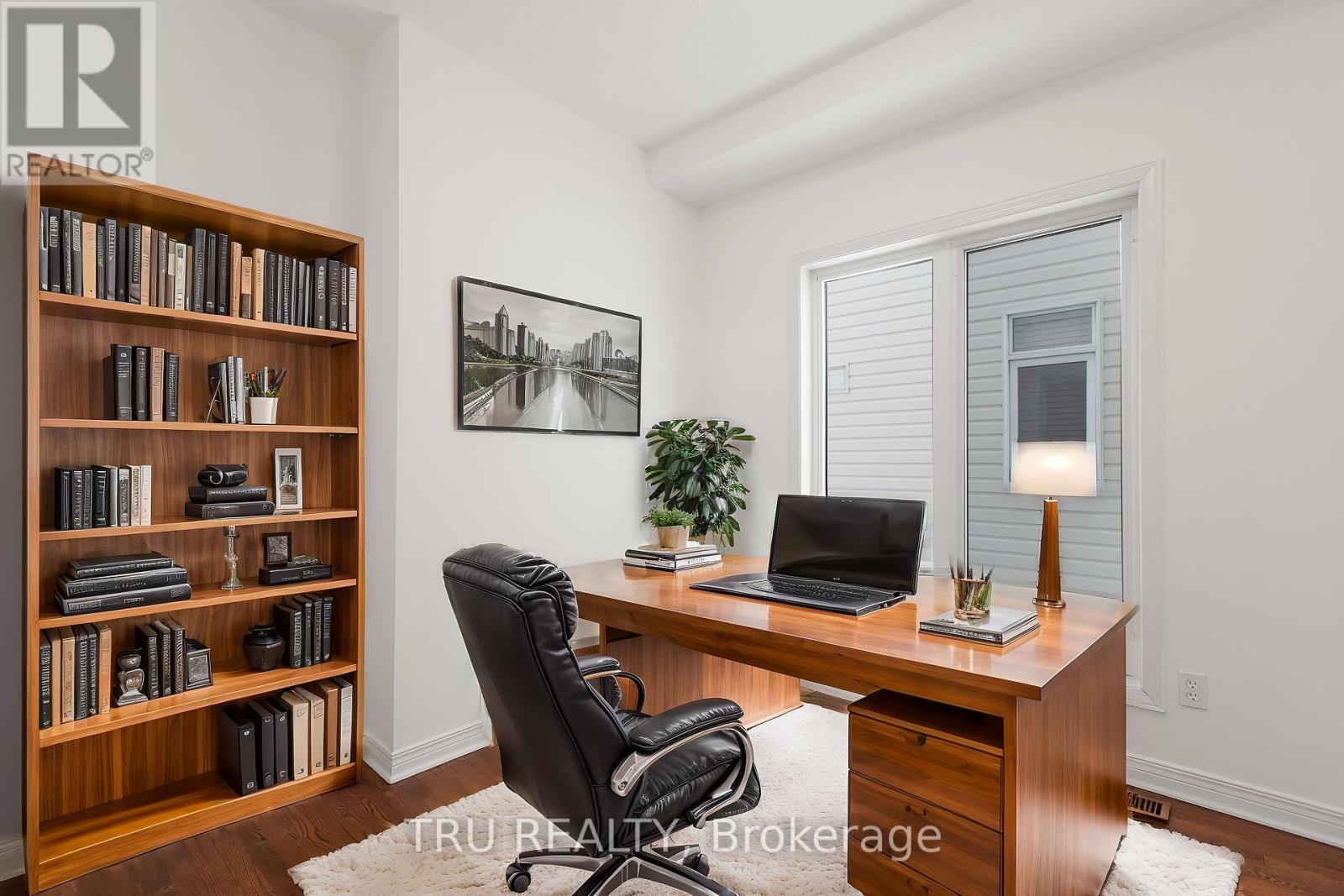Property at 28 BOREALIS CRESCENT image 3