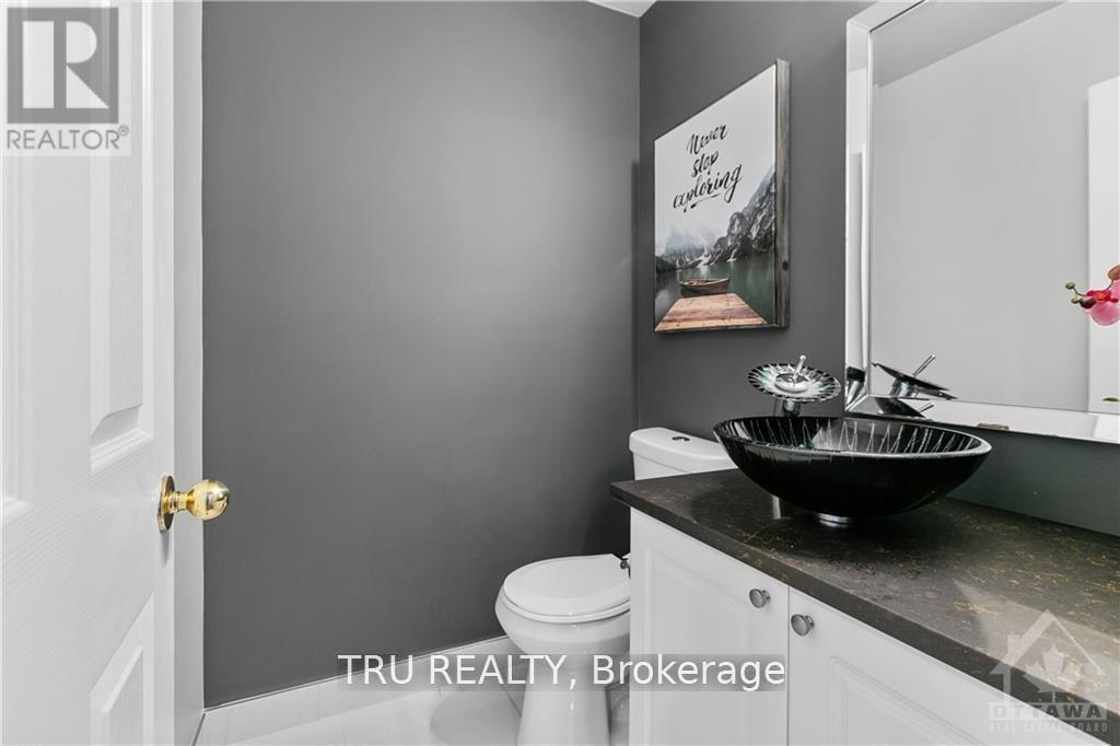 Property at 28 BOREALIS CRESCENT image 4