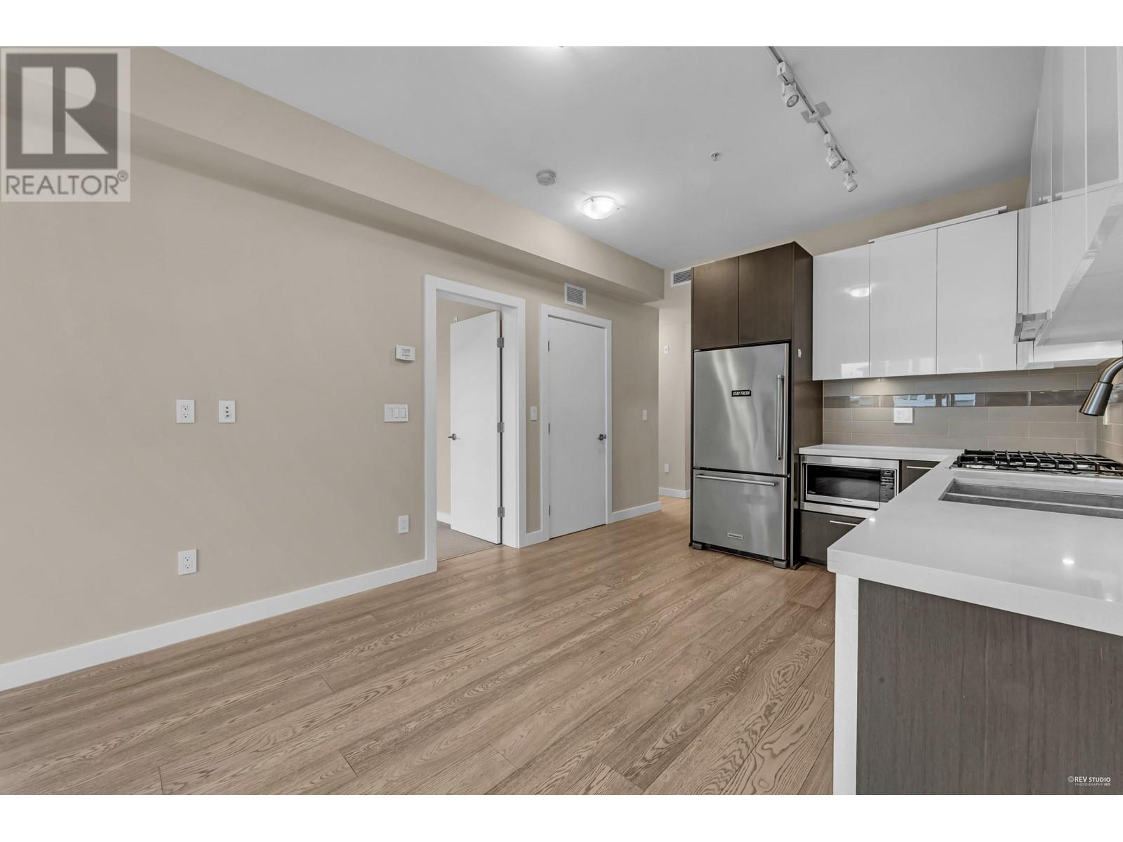 Property at 305 5399 CEDARBRIDGE WAY image 2