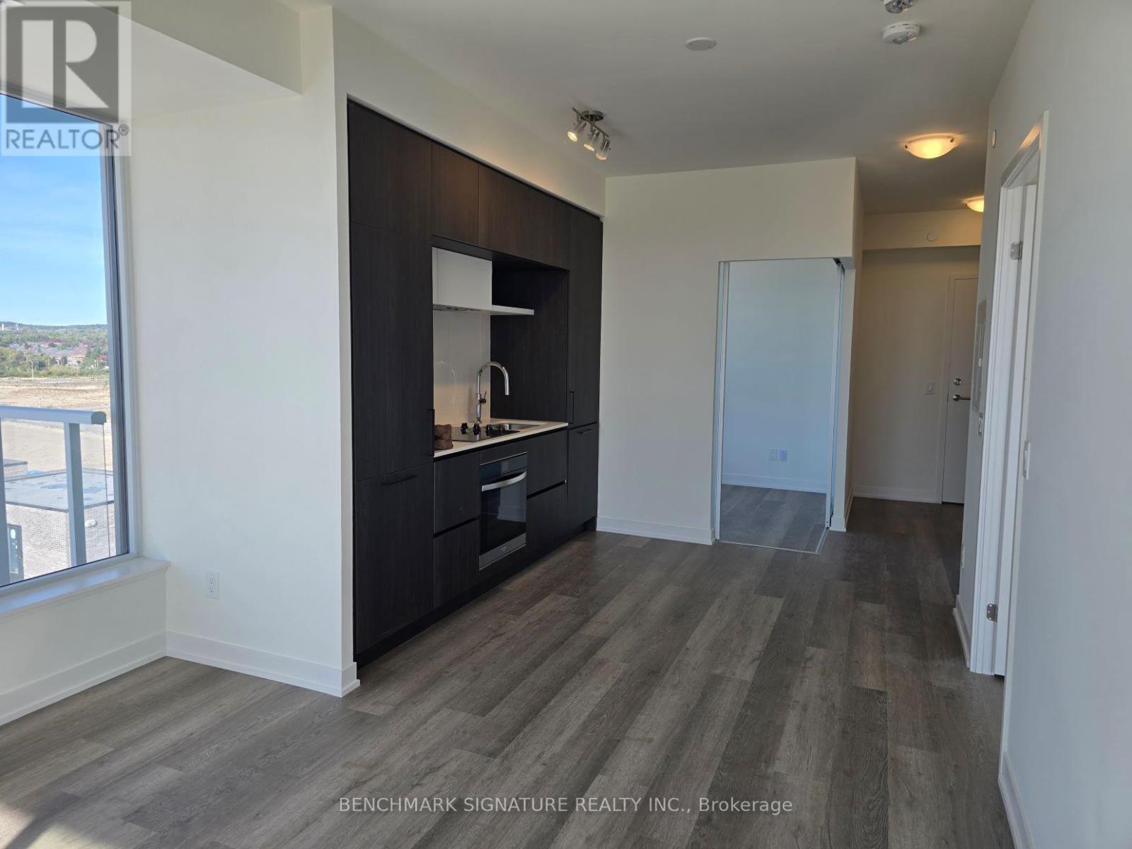 724 - 2 DAVID EYER ROAD, Richmond Hill, Ontario