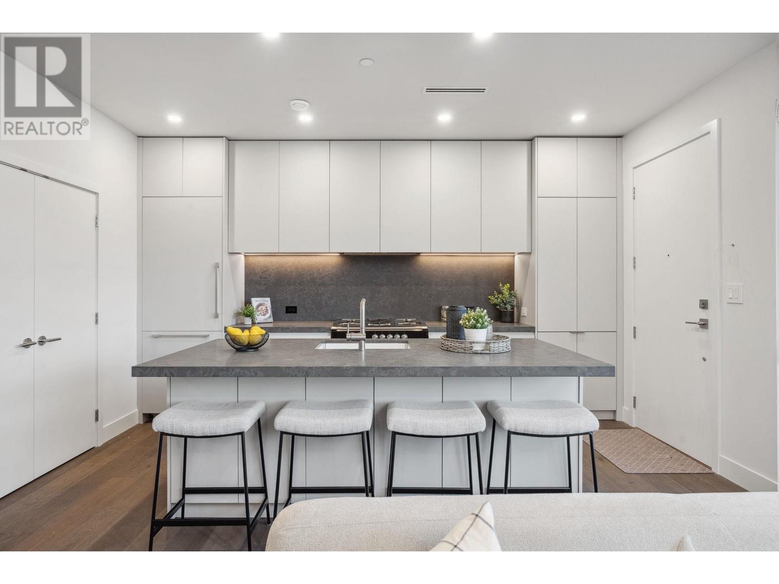 Listing Picture 11 of 38 : 1 638 E 46TH AVENUE, Vancouver / 溫哥華 - 魯藝地產 Yvonne Lu Group - MLS Medallion Club Member