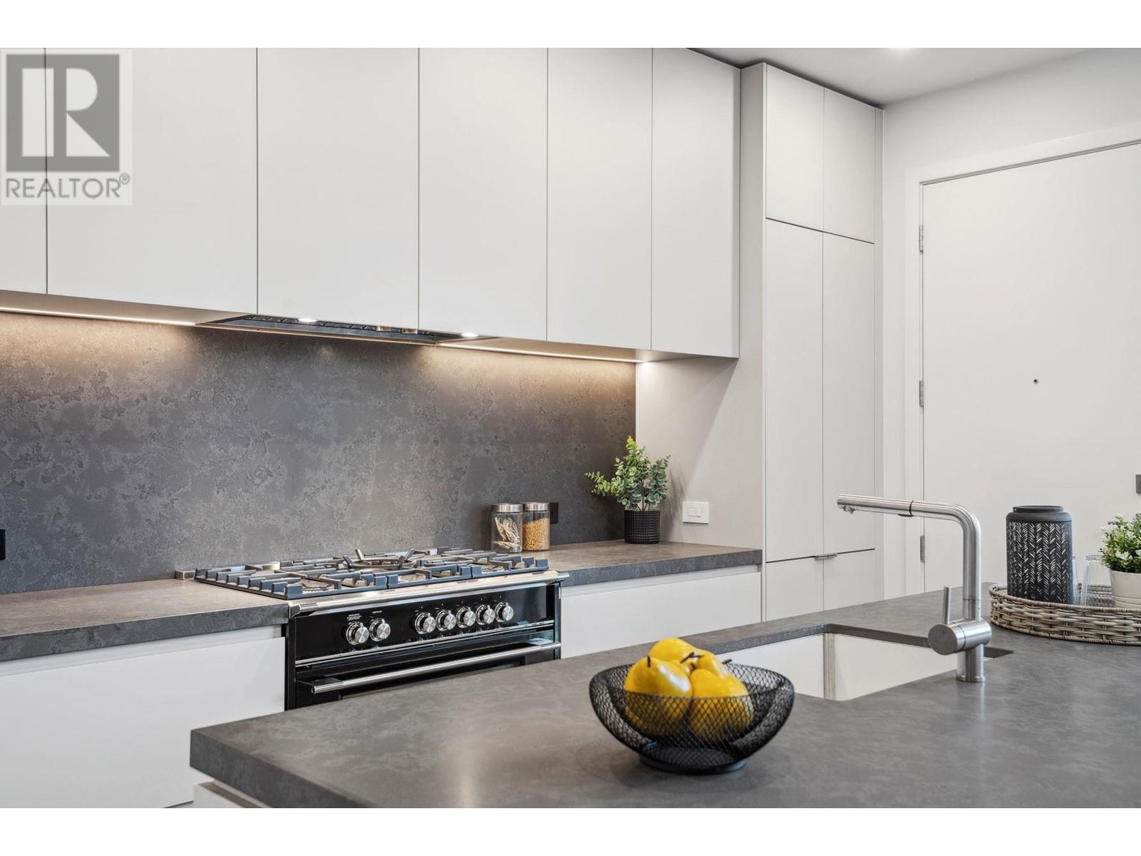 Listing Picture 12 of 38 : 1 638 E 46TH AVENUE, Vancouver / 溫哥華 - 魯藝地產 Yvonne Lu Group - MLS Medallion Club Member