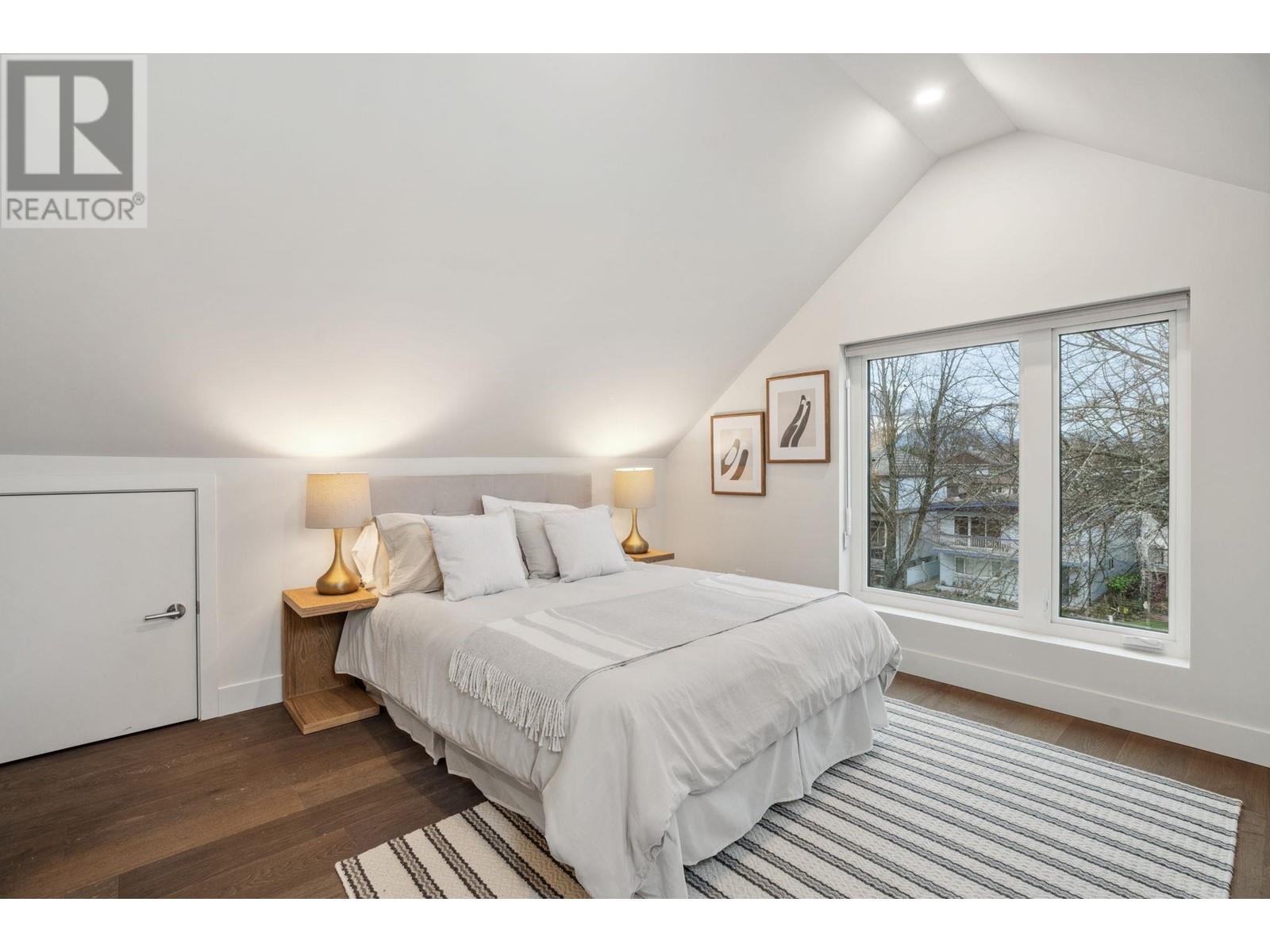 Listing Picture 15 of 38 : 1 638 E 46TH AVENUE, Vancouver / 溫哥華 - 魯藝地產 Yvonne Lu Group - MLS Medallion Club Member