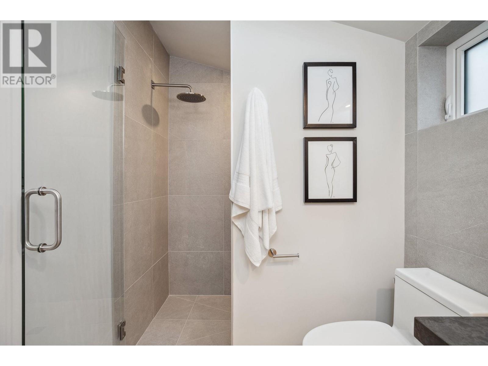 Listing Picture 18 of 38 : 1 638 E 46TH AVENUE, Vancouver / 溫哥華 - 魯藝地產 Yvonne Lu Group - MLS Medallion Club Member