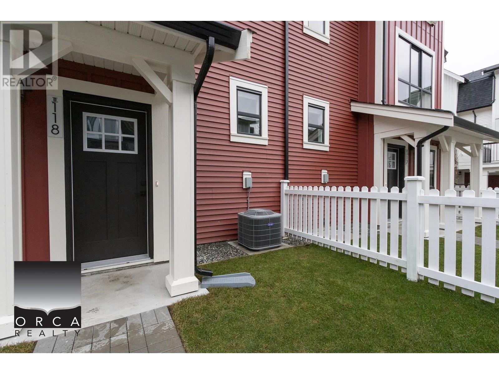 118 24951 112th Avenue, Maple Ridge, British Columbia  V2Y 0L2 - Photo 2 - R2968229