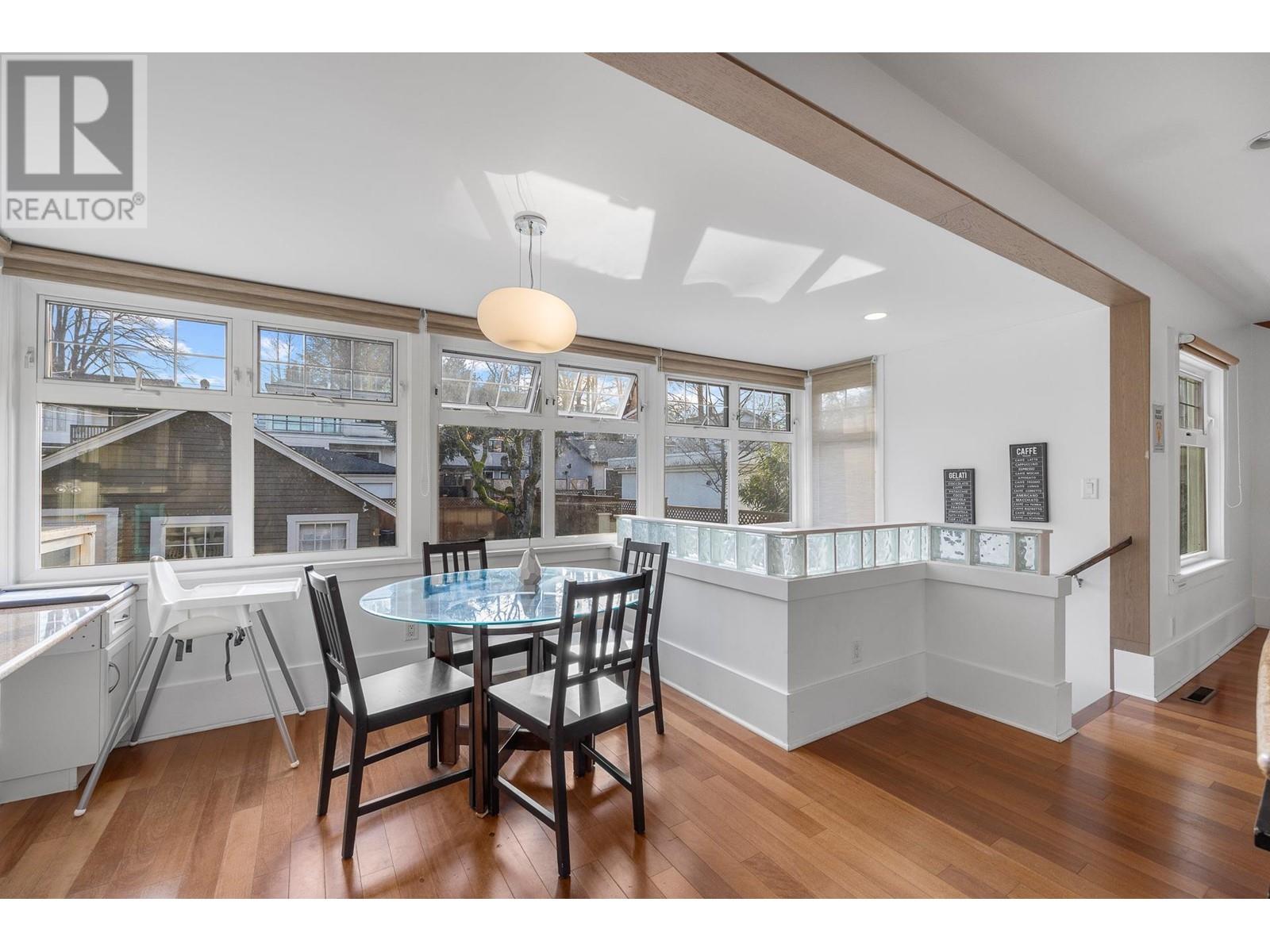 Listing Picture 7 of 22 : 3276 W 21ST AVENUE, Vancouver / 溫哥華 - 魯藝地產 Yvonne Lu Group - MLS Medallion Club Member