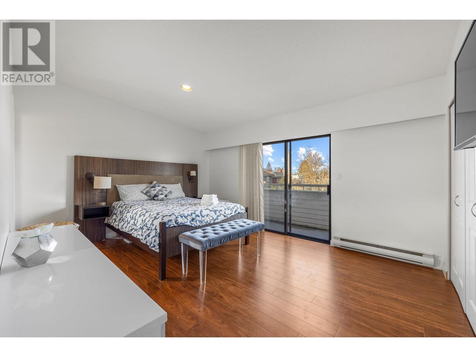 Listing Picture 15 of 22 : 3276 W 21ST AVENUE, Vancouver / 溫哥華 - 魯藝地產 Yvonne Lu Group - MLS Medallion Club Member