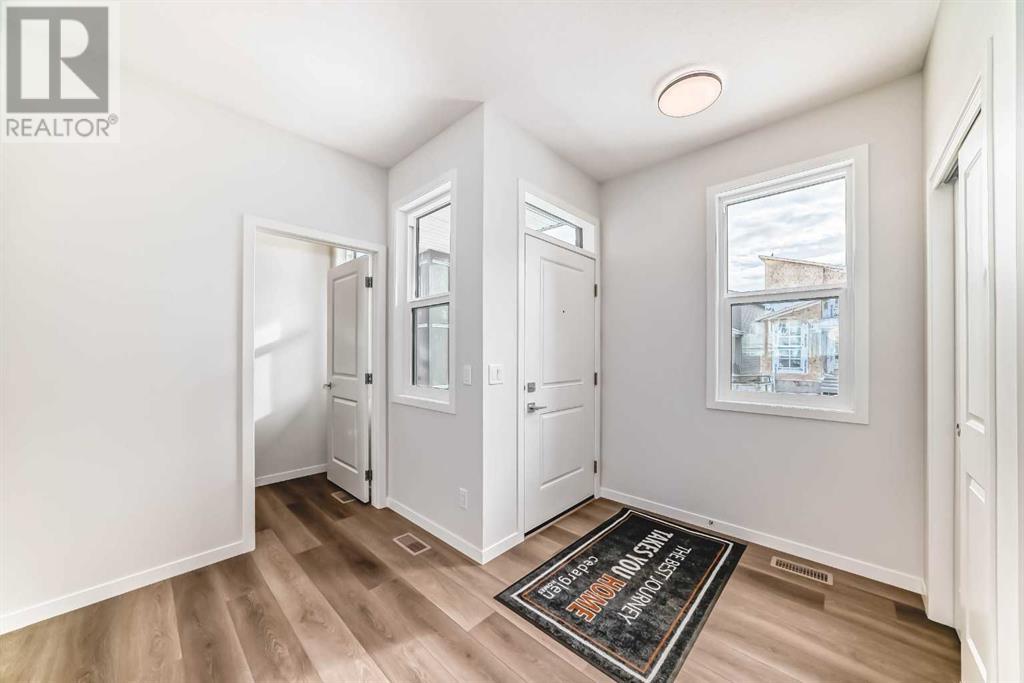 Property at 89 HERRON Common NE image 4