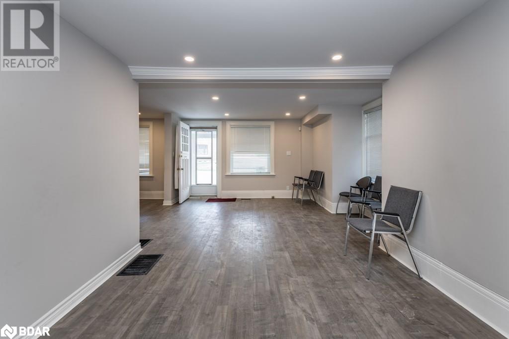 17 Ross Street, Barrie, Ontario  L4N 1R8 - Photo 4 - 40686172