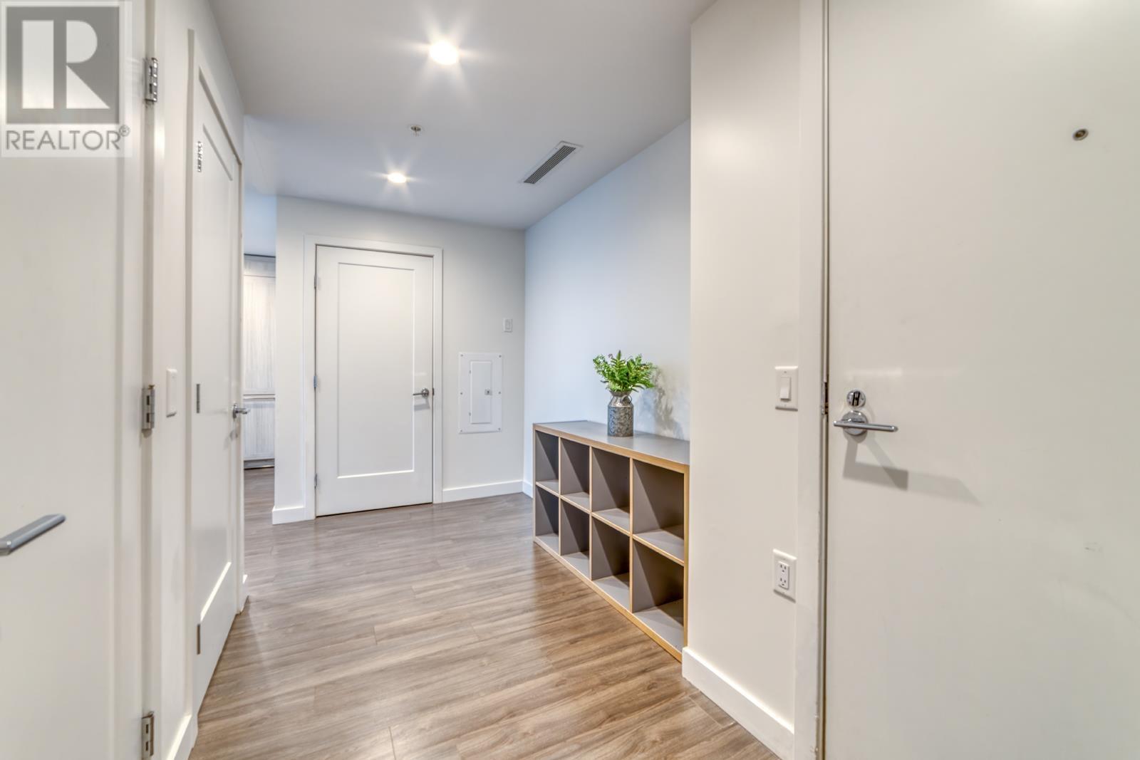 Listing Picture 2 of 18 : 3006 2311 BETA AVENUE, Burnaby / 本拿比 - 魯藝地產 Yvonne Lu Group - MLS Medallion Club Member