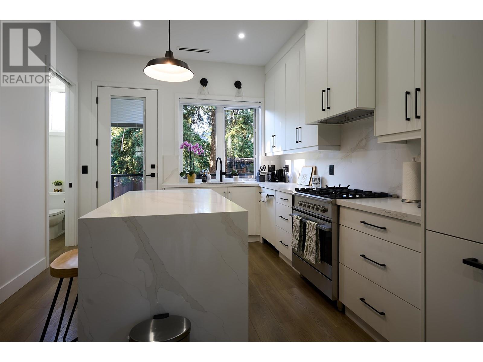 5207 Hoy Street, Vancouver, British Columbia  V5R 4N9 - Photo 8 - R2969463