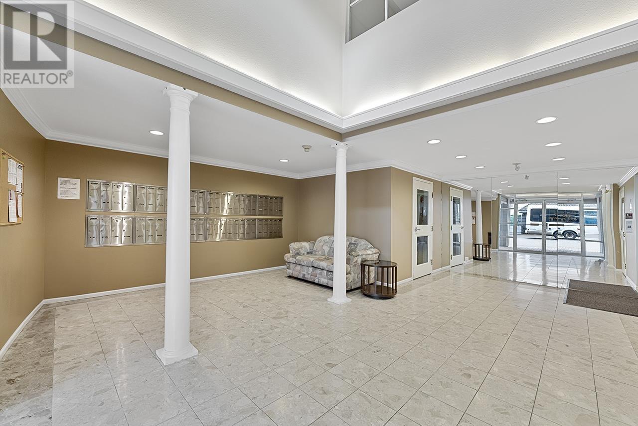 Listing Picture 3 of 21 : 109 7500 MINORU BOULEVARD, Richmond / 烈治文 - 魯藝地產 Yvonne Lu Group - MLS Medallion Club Member