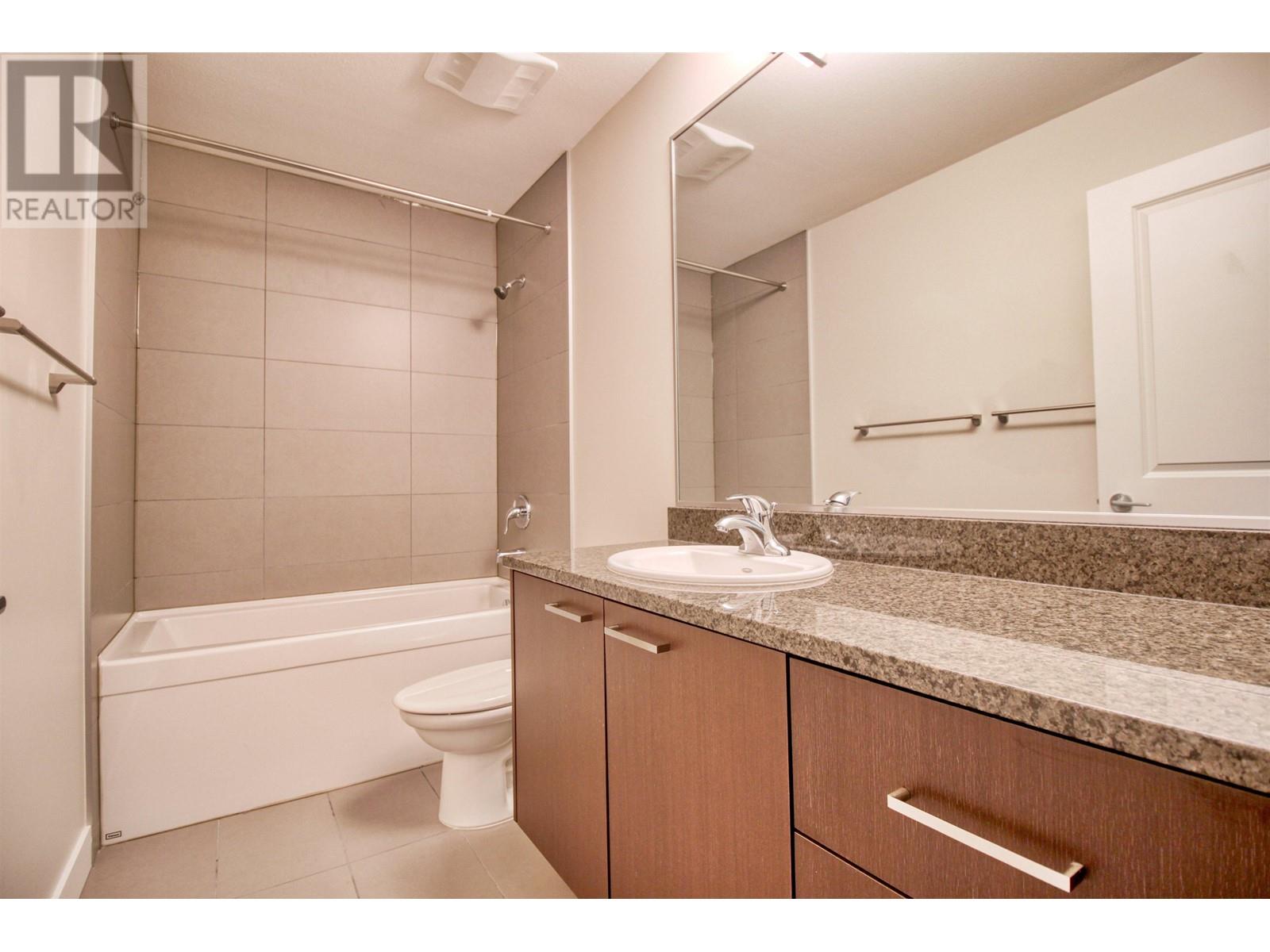 Listing Picture 19 of 35 : 11 7288 BLUNDELL ROAD, Richmond / 烈治文 - 魯藝地產 Yvonne Lu Group - MLS Medallion Club Member