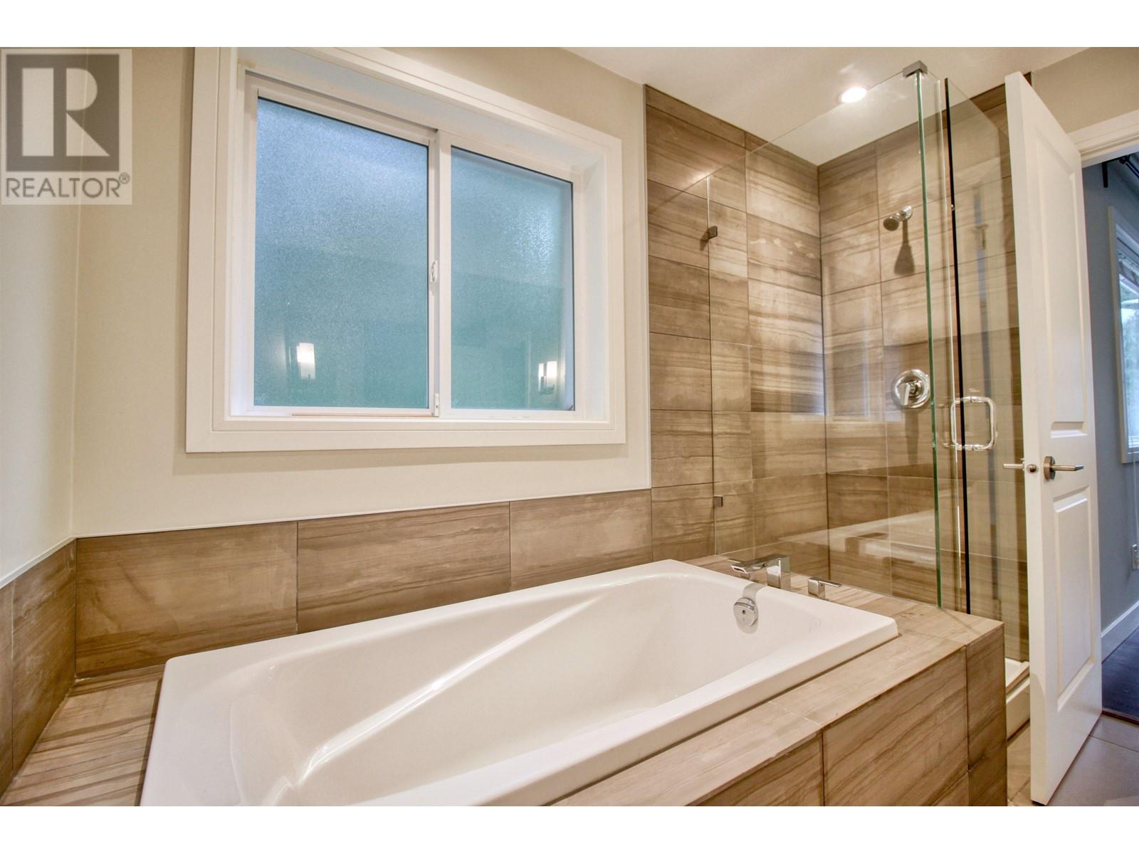 Listing Picture 27 of 35 : 11 7288 BLUNDELL ROAD, Richmond / 烈治文 - 魯藝地產 Yvonne Lu Group - MLS Medallion Club Member