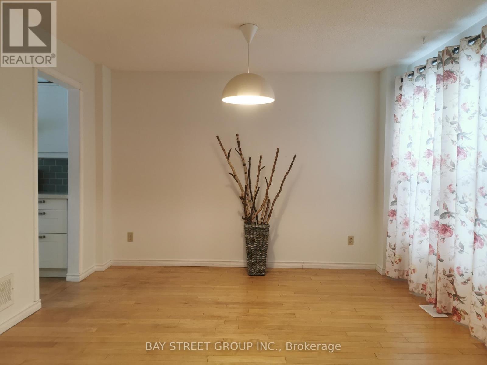 35 Couperthwaite Crescent, Markham, Ontario  L3R 6N4 - Photo 2 - N11983796