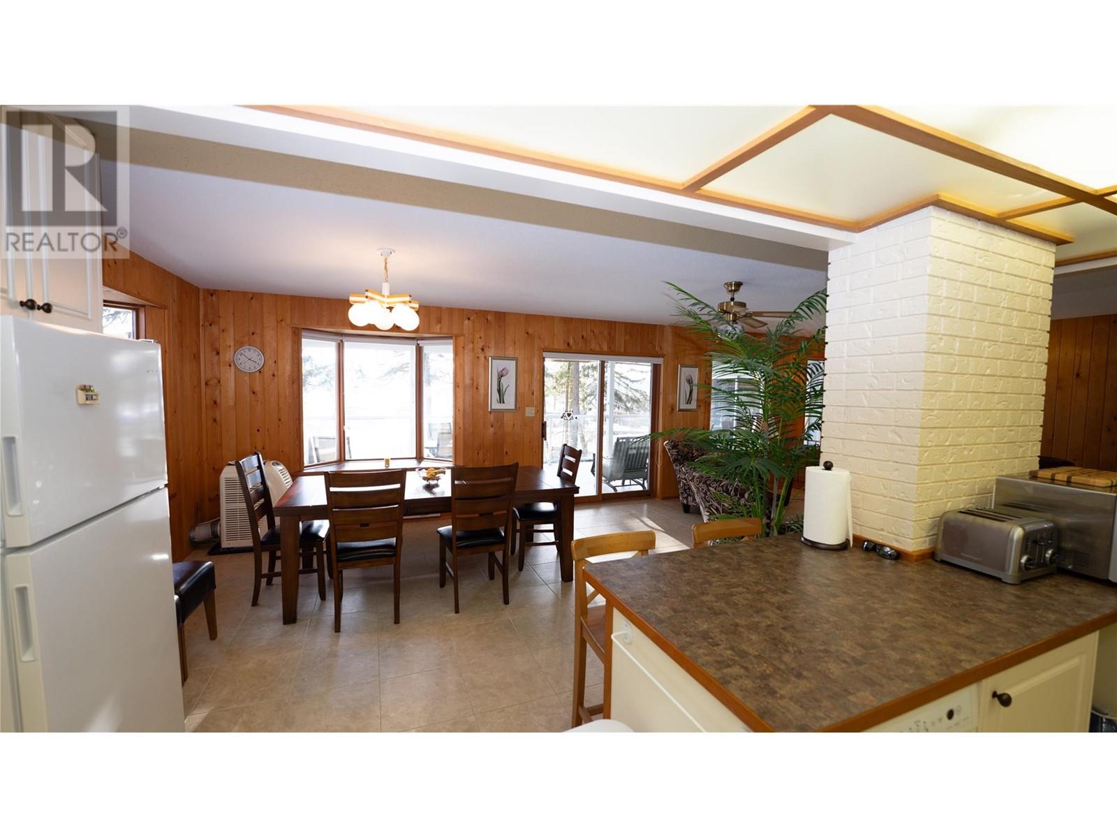 6807 Squilax - Anglemont Road, Magna Bay, British Columbia  V0E 1M7 - Photo 4 - 10336243