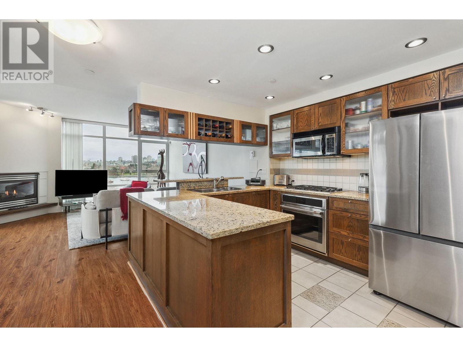 Listing Picture 15 of 38 : 602 1483 HOMER STREET, Vancouver / 溫哥華 - 魯藝地產 Yvonne Lu Group - MLS Medallion Club Member