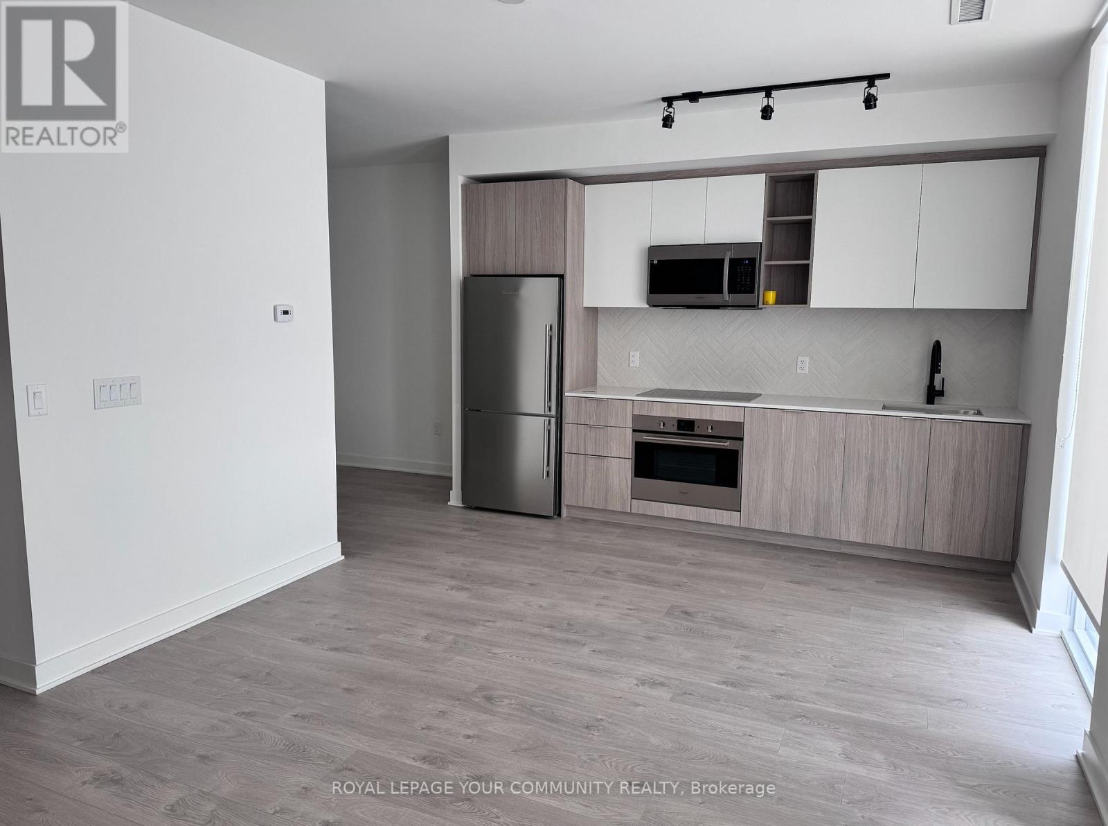 Th 108 - 36 Zorra Street, Toronto, Ontario  M8Z 0G5 - Photo 2 - W11981197