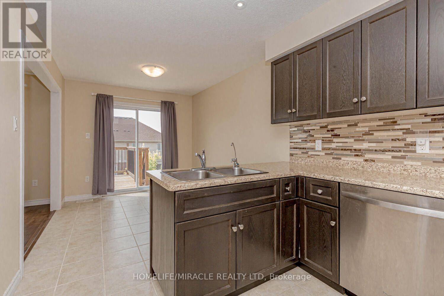 83 Oakes Crescent, Guelph, Ontario  N1E 0J5 - Photo 6 - X11983973