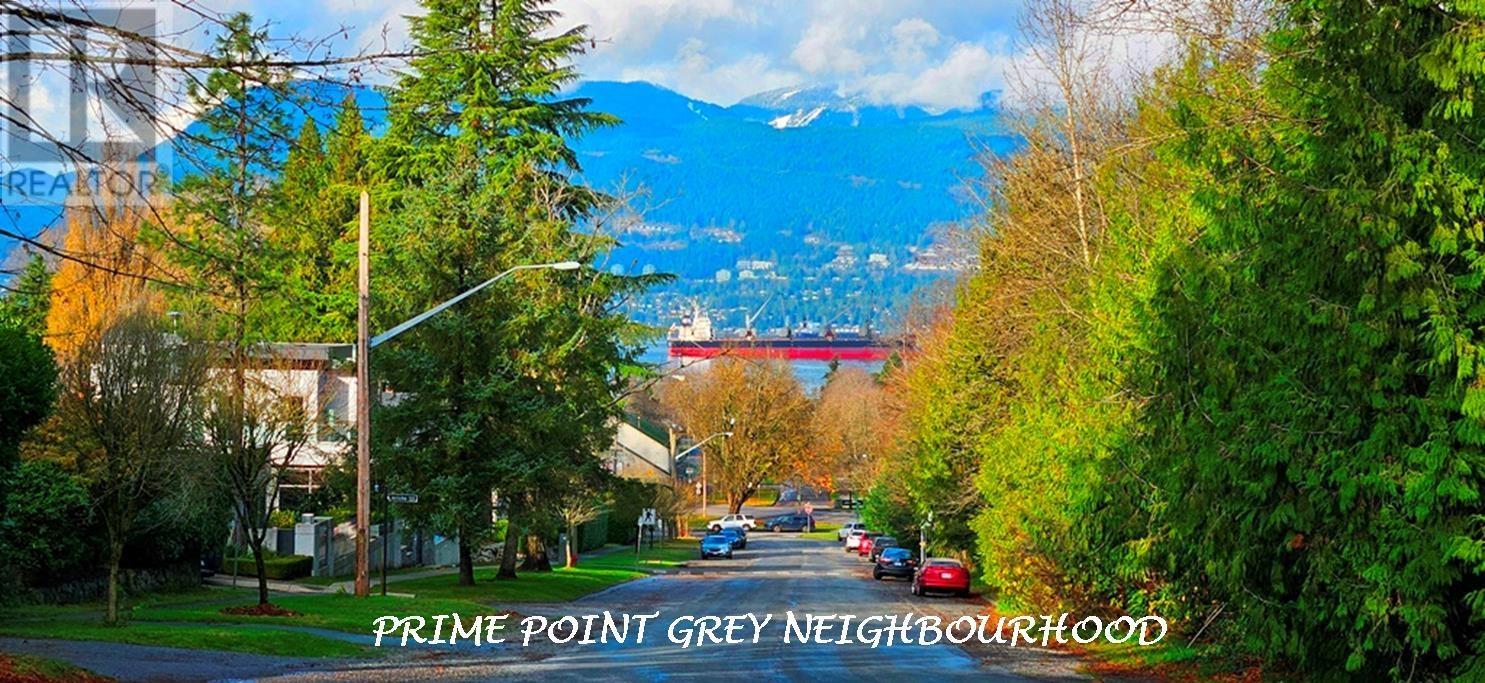 Listing Picture 14 of 20 : 4355 LOCARNO CRESCENT, Vancouver / 溫哥華 - 魯藝地產 Yvonne Lu Group - MLS Medallion Club Member