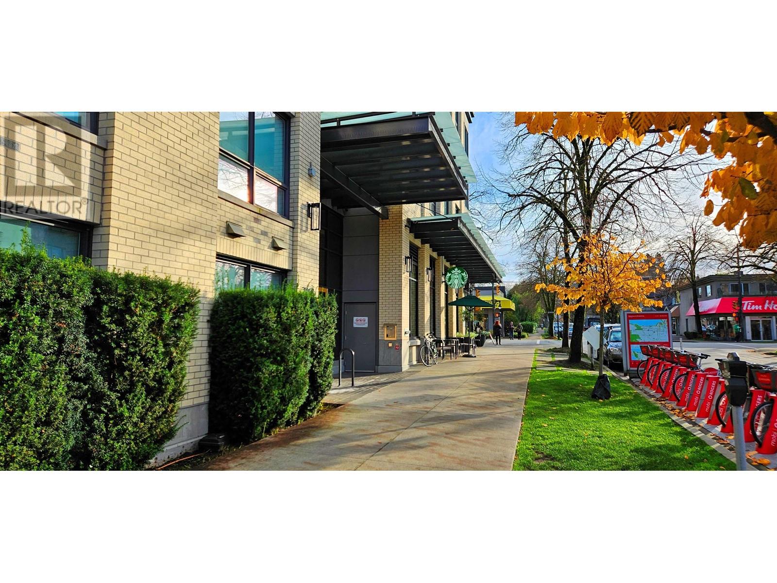 Listing Picture 15 of 20 : 4355 LOCARNO CRESCENT, Vancouver / 溫哥華 - 魯藝地產 Yvonne Lu Group - MLS Medallion Club Member