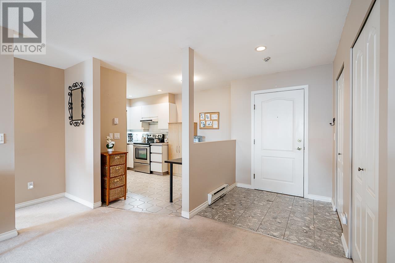 Listing Picture 8 of 28 : 317 12871 RAILWAY AVENUE, Richmond / 烈治文 - 魯藝地產 Yvonne Lu Group - MLS Medallion Club Member