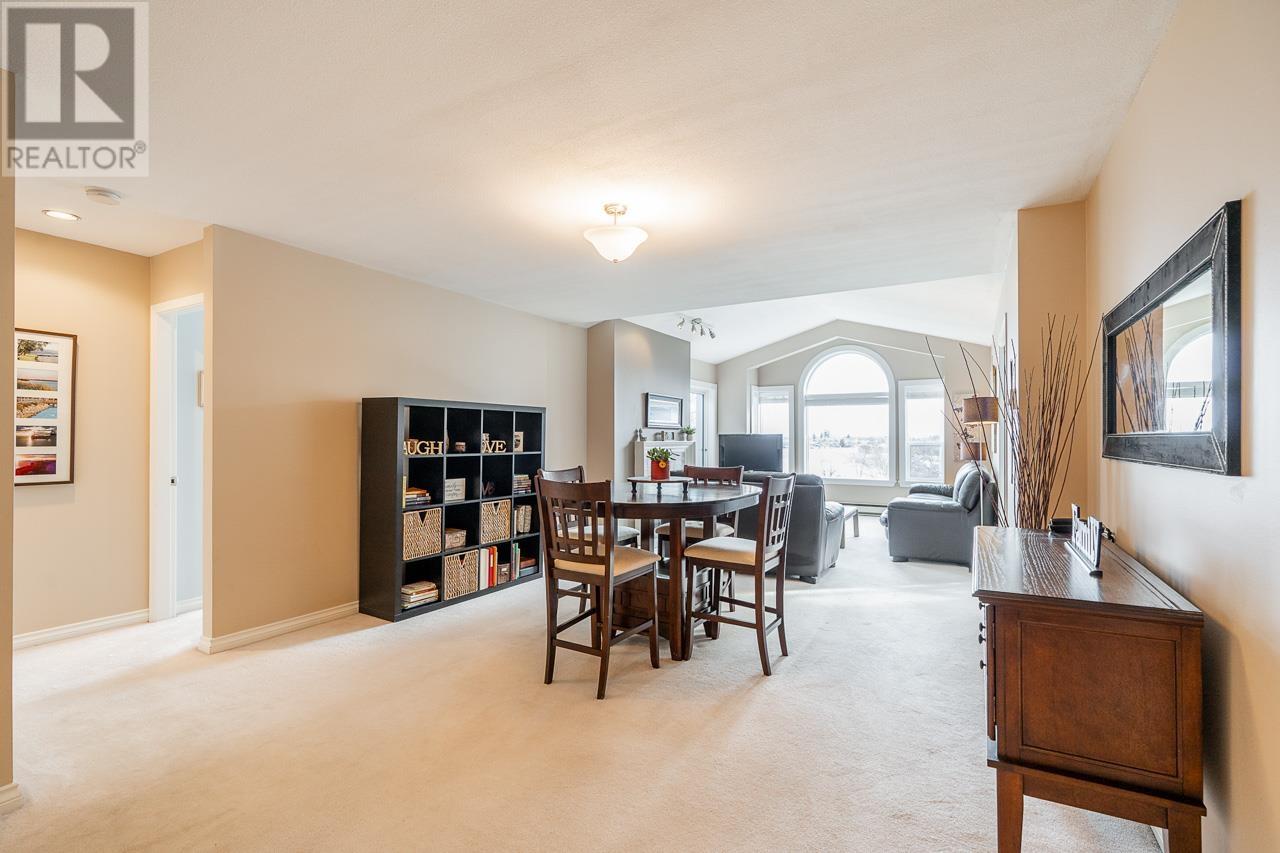 Listing Picture 3 of 28 : 317 12871 RAILWAY AVENUE, Richmond / 烈治文 - 魯藝地產 Yvonne Lu Group - MLS Medallion Club Member