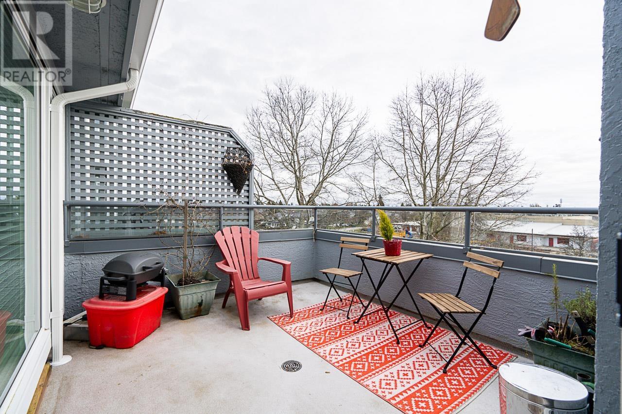 Listing Picture 19 of 28 : 317 12871 RAILWAY AVENUE, Richmond / 烈治文 - 魯藝地產 Yvonne Lu Group - MLS Medallion Club Member