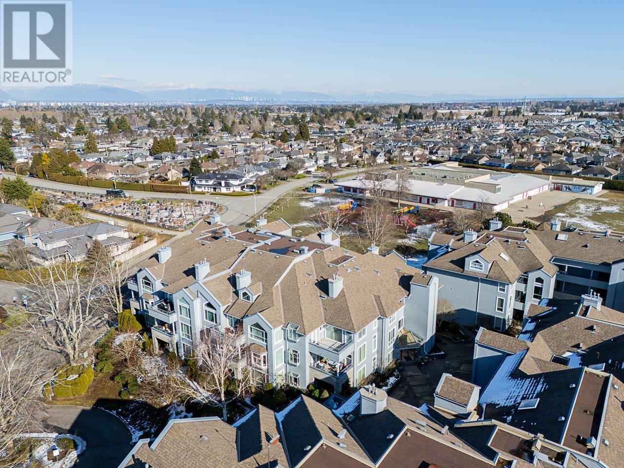 Listing Picture 22 of 28 : 317 12871 RAILWAY AVENUE, Richmond / 烈治文 - 魯藝地產 Yvonne Lu Group - MLS Medallion Club Member