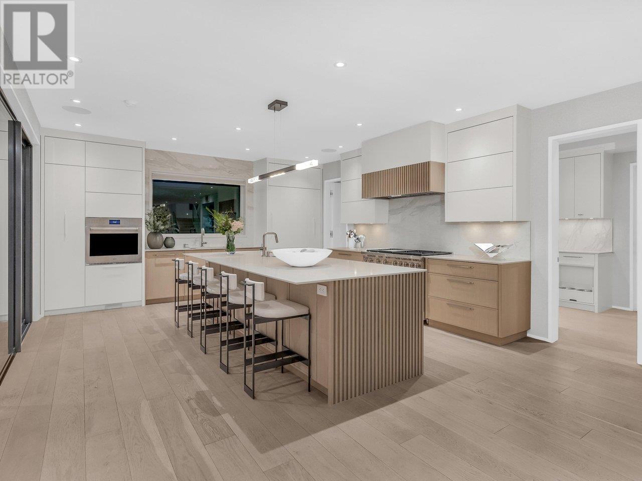 960 Essex Road, North Vancouver, British Columbia  V7R 1V9 - Photo 9 - R2956311