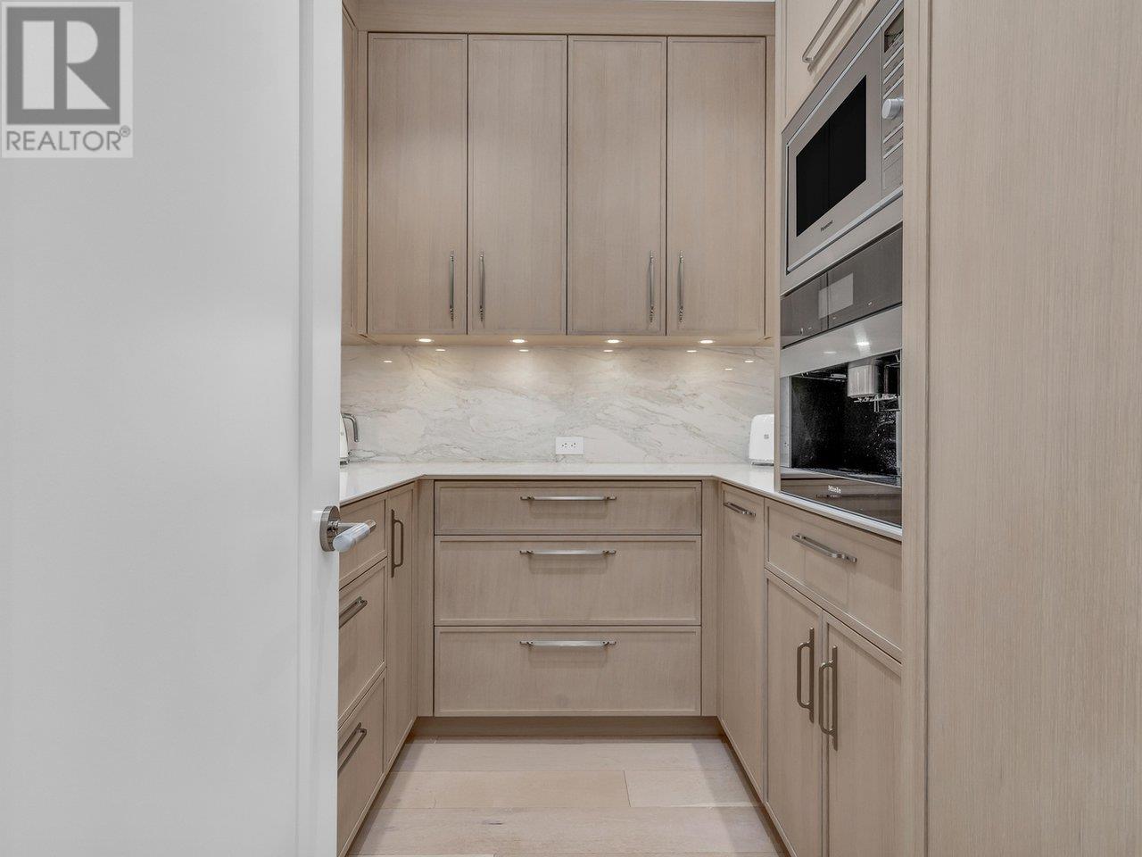 960 Essex Road, North Vancouver, British Columbia  V7R 1V9 - Photo 13 - R2956311