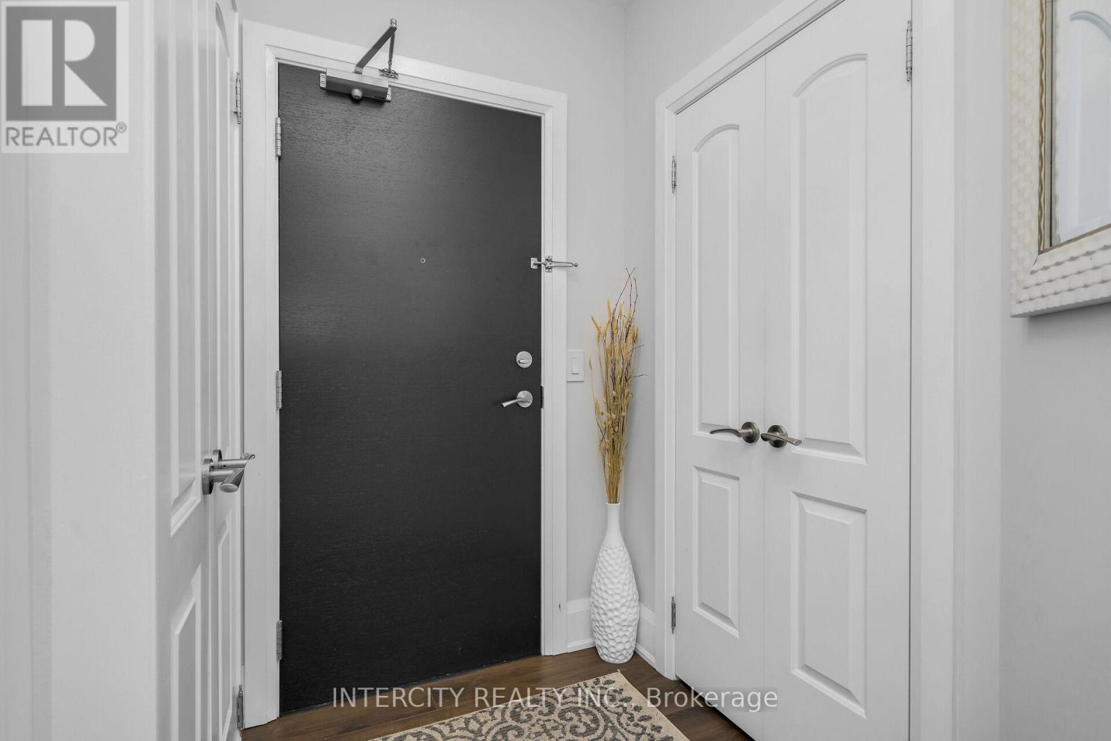 1106 - 45 Yorkland Boulevard, Brampton, Ontario  L6P 4B4 - Photo 6 - W11984043