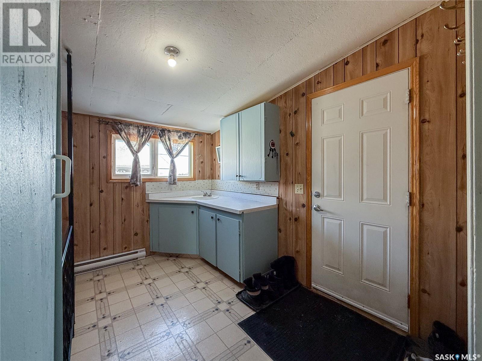 201 - 203 4th Avenue, Climax, Saskatchewan  S0N 0N0 - Photo 27 - SK996390