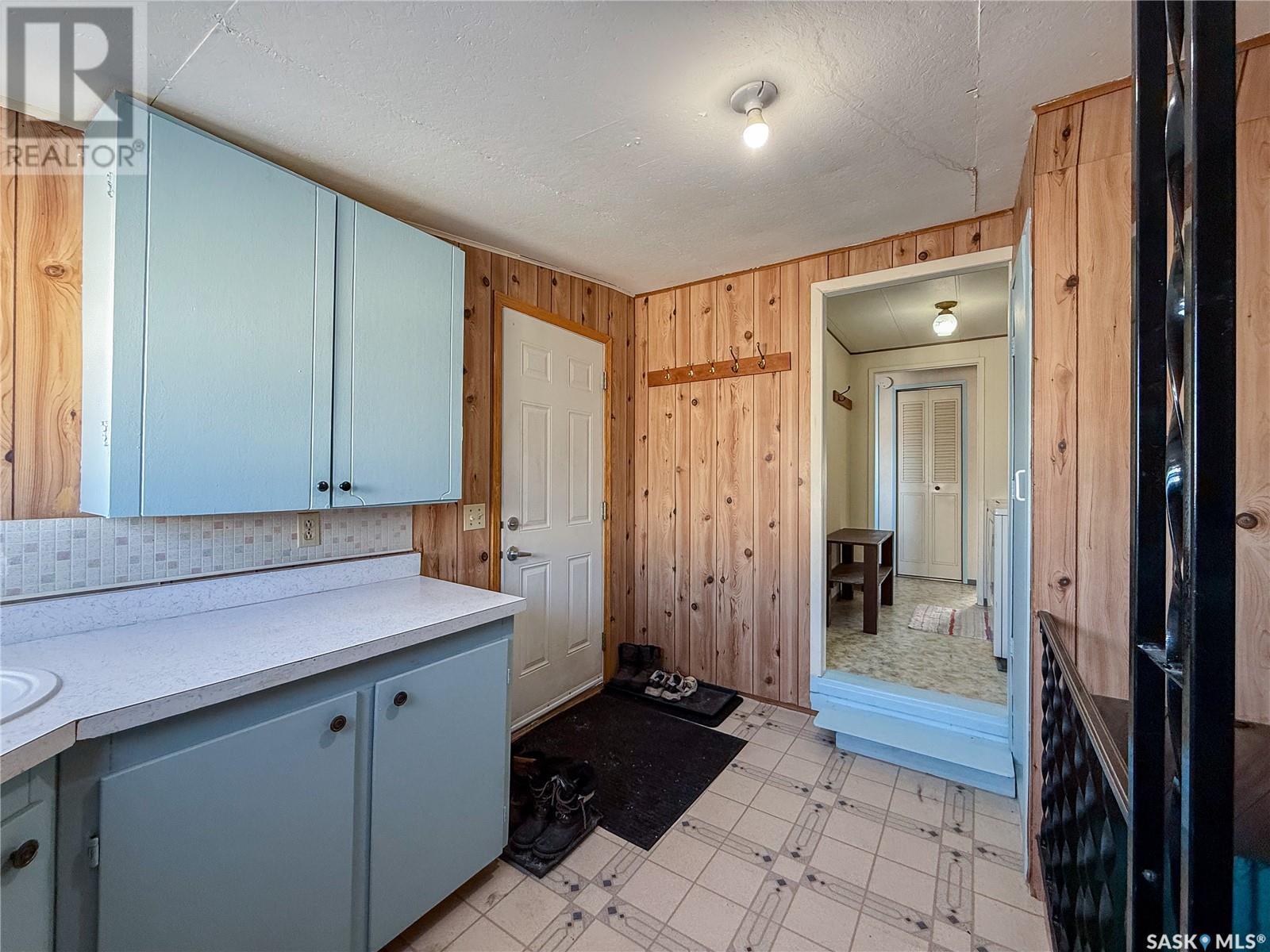 201 - 203 4th Avenue, Climax, Saskatchewan  S0N 0N0 - Photo 29 - SK996390